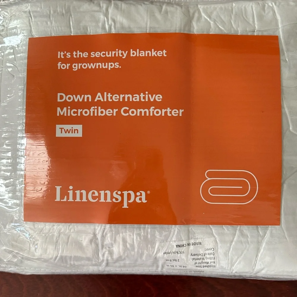 NWT Linen Spa Down Alternative Twin Comforter